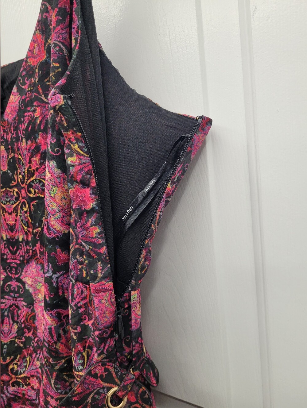 CITY CHIC Dream Weaver Maxi Dress | Boho Paisley Print Sleeveless Maxi - Picture 6 of 10